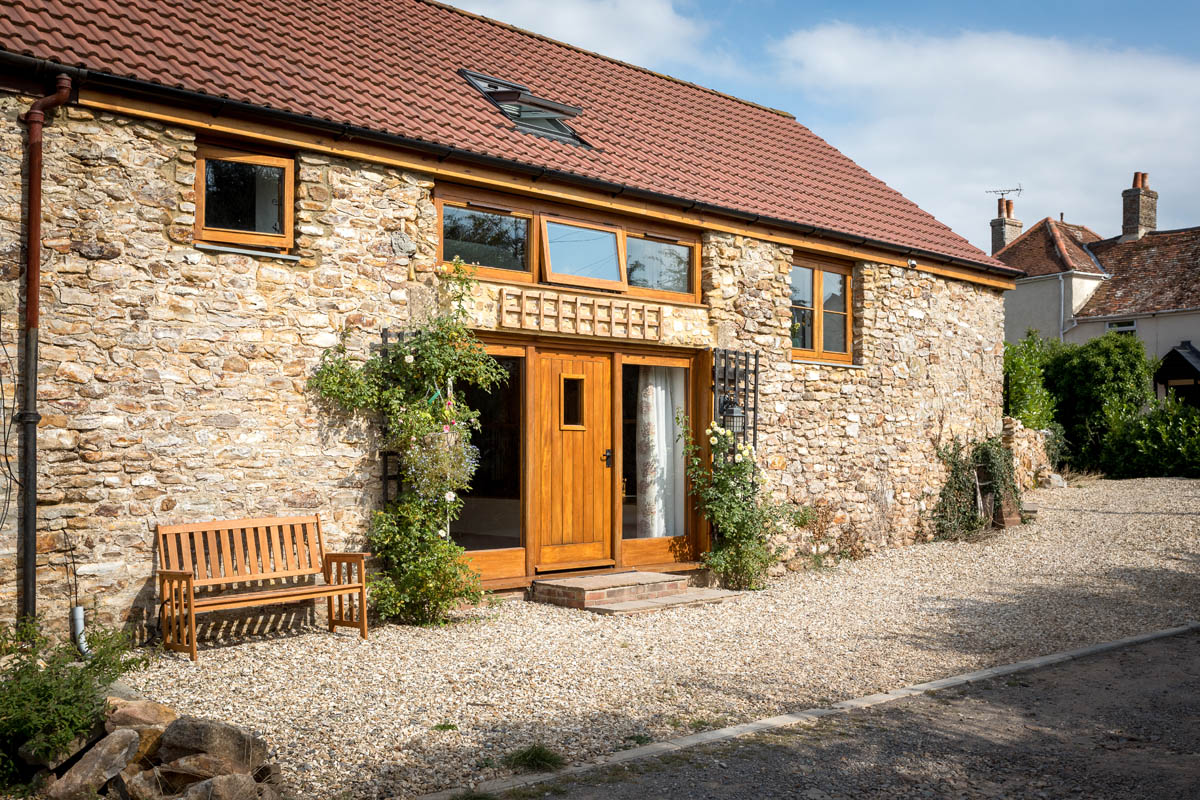 Cosy Barn Holiday Cottages Tony Ormerod. Phone 07917833618 / 01823 337937  cosybarnholidays@gmail.com     3 bed Apple Tree Barn Sweethay Trull TA3 7PB AND 1 Bed Pikes Barn Sherford Road Taunton. TA1 3QY